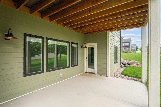 2108 Whitlee Lane SW, Rochester, MN 55902