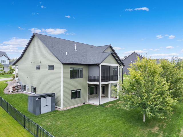2108 Whitlee Lane SW, Rochester, MN 55902