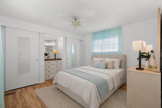 1012 50TH AVE PLAZA W, Bradenton, FL 34207