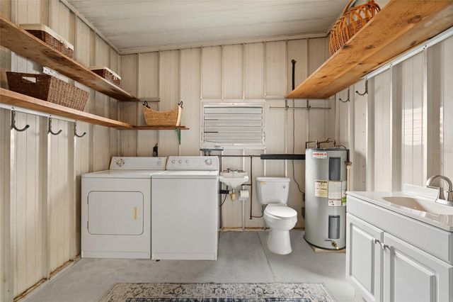 1012 50TH AVE PLAZA W, Bradenton, FL 34207