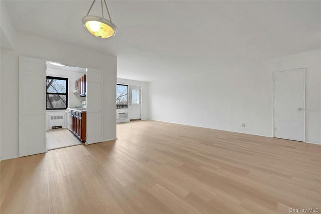 620 Pelham Road 6J, New Rochelle, NY 10805