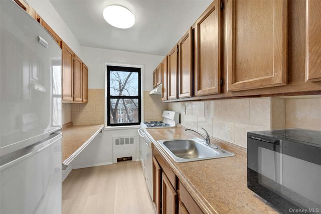 620 Pelham Road 6J, New Rochelle, NY 10805