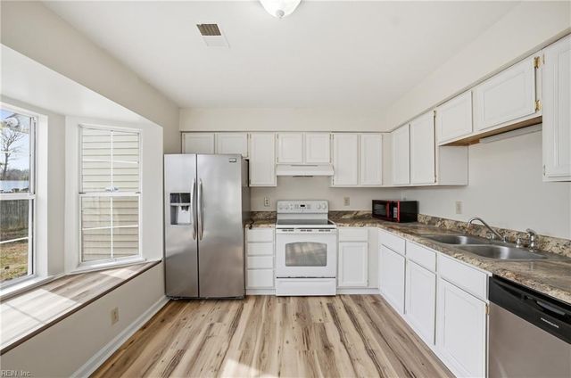 9 Holly Hill CT, Portsmouth, VA 23702