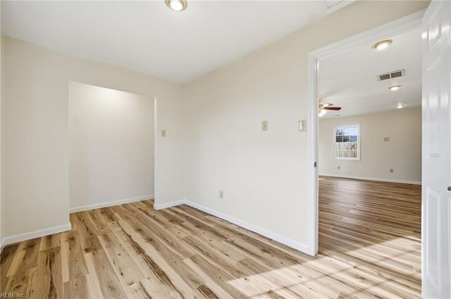 9 Holly Hill CT, Portsmouth, VA 23702