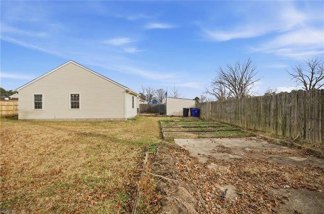 9 Holly Hill CT, Portsmouth, VA 23702