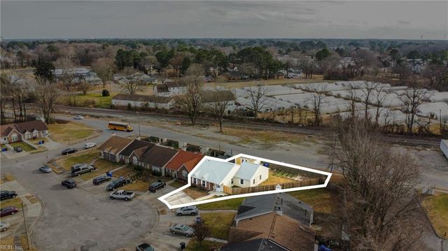 9 Holly Hill CT, Portsmouth, VA 23702