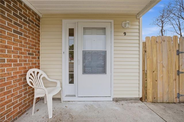 9 Holly Hill CT, Portsmouth, VA 23702