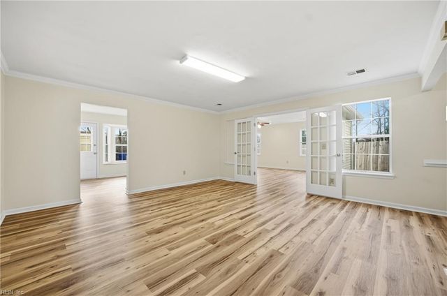 9 Holly Hill CT, Portsmouth, VA 23702