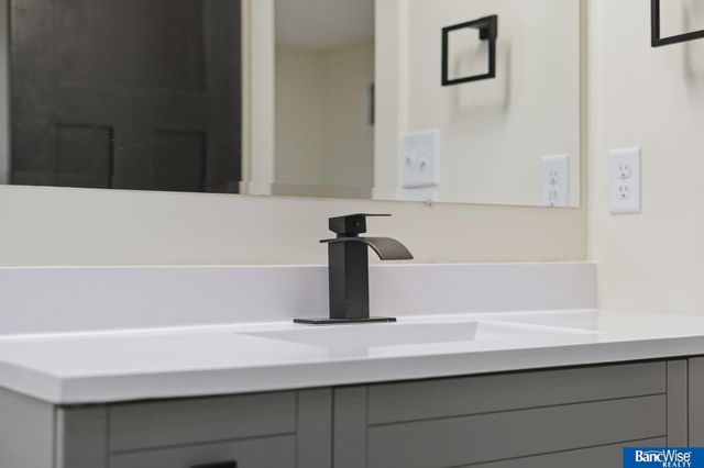 2644 S 12th Street, Lincoln, NE 68502