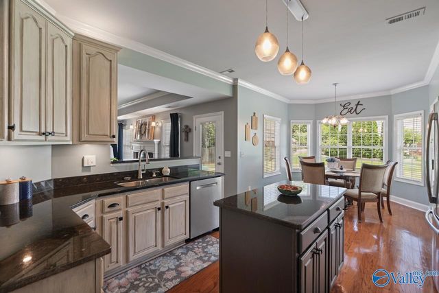 5107 Creekstone Drive, Owens Cross Roads, AL 35763