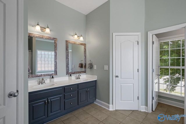 5107 Creekstone Drive, Owens Cross Roads, AL 35763