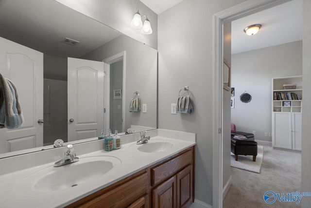 5107 Creekstone Drive, Owens Cross Roads, AL 35763