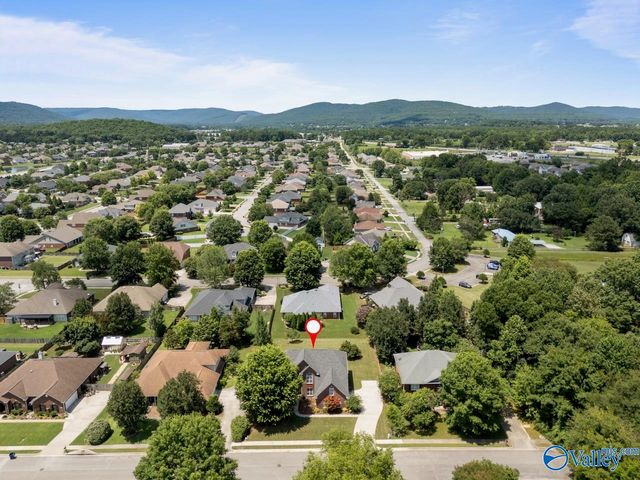 5107 Creekstone Drive, Owens Cross Roads, AL 35763