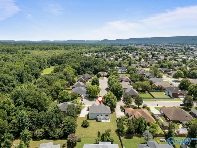 5107 Creekstone Drive, Owens Cross Roads, AL 35763