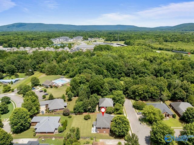 5107 Creekstone Drive, Owens Cross Roads, AL 35763