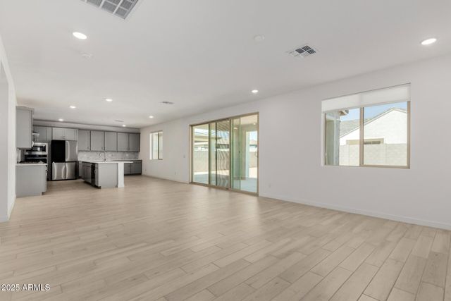 18038 W VOGEL Avenue, Goodyear, AZ 85338