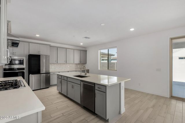 18038 W VOGEL Avenue, Goodyear, AZ 85338