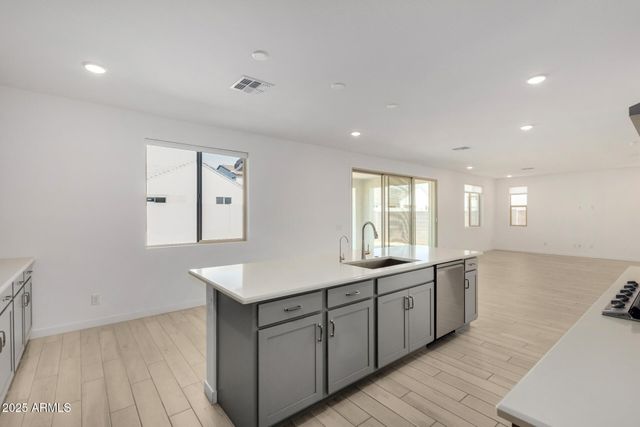 18038 W VOGEL Avenue, Goodyear, AZ 85338