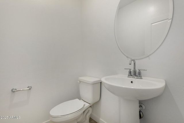 18038 W VOGEL Avenue, Goodyear, AZ 85338