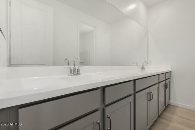 18038 W VOGEL Avenue, Goodyear, AZ 85338