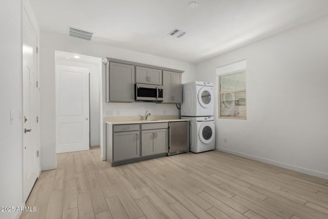 18038 W VOGEL Avenue, Goodyear, AZ 85338