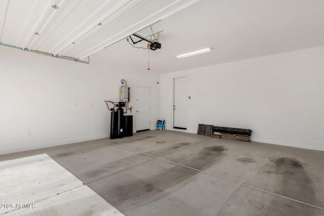 18038 W VOGEL Avenue, Goodyear, AZ 85338