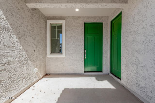 18038 W VOGEL Avenue, Goodyear, AZ 85338