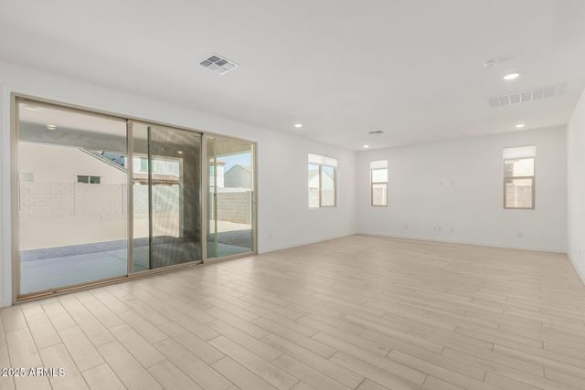 18038 W VOGEL Avenue, Goodyear, AZ 85338