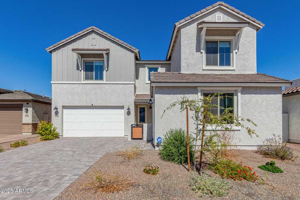 18038 W VOGEL Avenue, Goodyear, AZ 85338