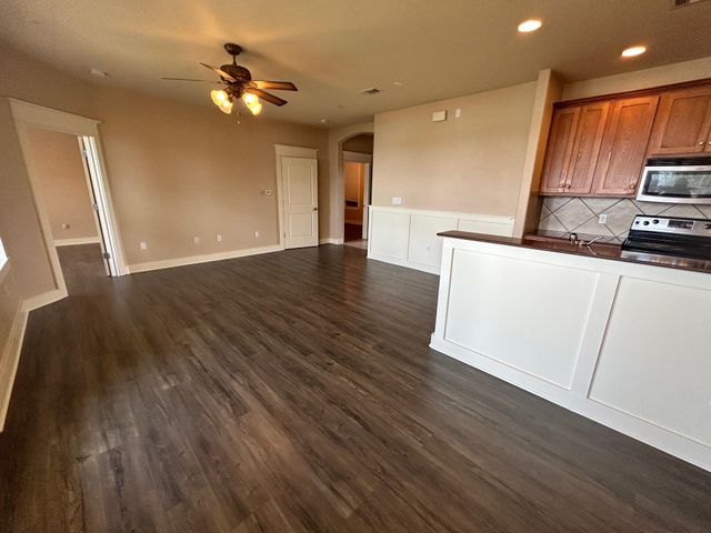 6608 Lantern View DR 202, Jonestown, TX 78645