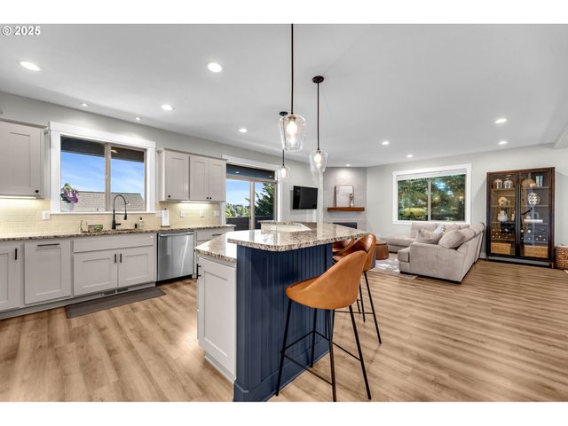 2217 Nw 110TH Cir, Vancouver, WA 98685