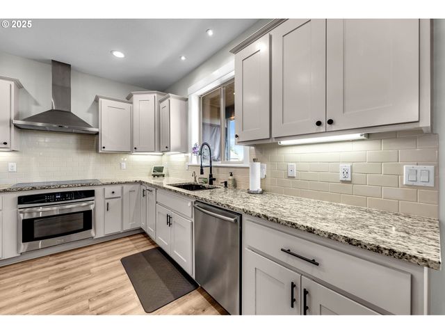 2217 Nw 110TH Cir, Vancouver, WA 98685