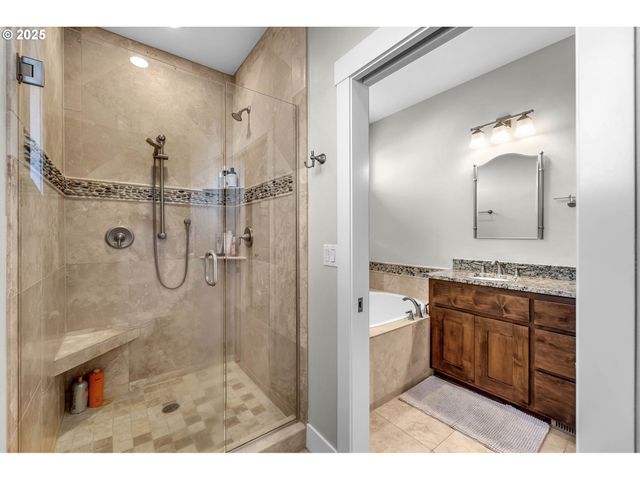 2217 Nw 110TH Cir, Vancouver, WA 98685