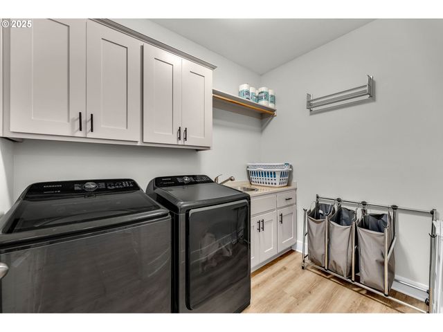 2217 Nw 110TH Cir, Vancouver, WA 98685