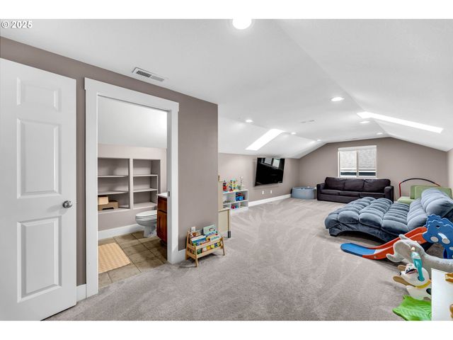 2217 Nw 110TH Cir, Vancouver, WA 98685