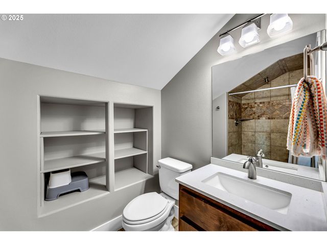 2217 Nw 110TH Cir, Vancouver, WA 98685