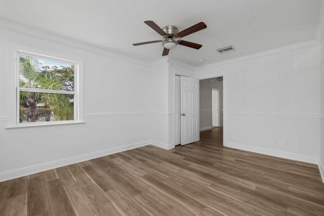 640 Forest Hill Boulevard, West Palm Beach, FL 33405