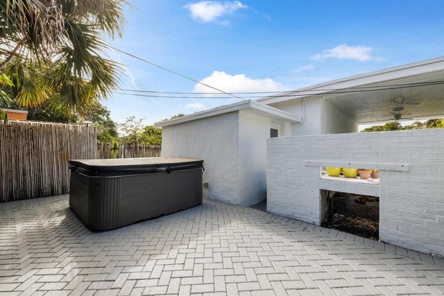 640 Forest Hill Boulevard, West Palm Beach, FL 33405