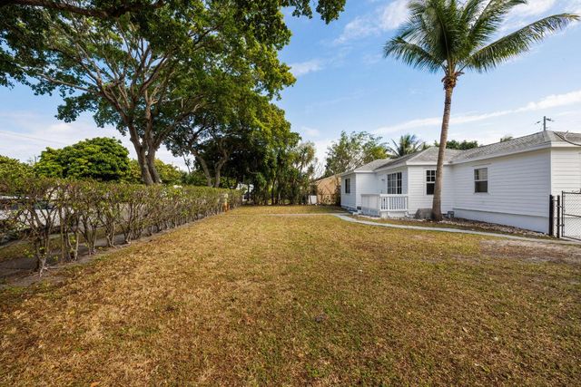 640 Forest Hill Boulevard, West Palm Beach, FL 33405