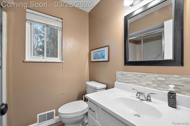 6210 Tripp Road, Groveland Township, MI 48442