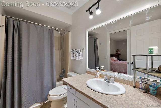 6210 Tripp Road, Groveland Township, MI 48442