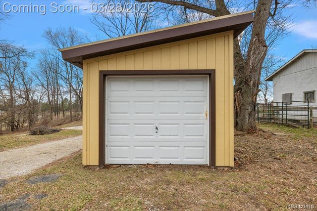 6210 Tripp Road, Groveland Township, MI 48442