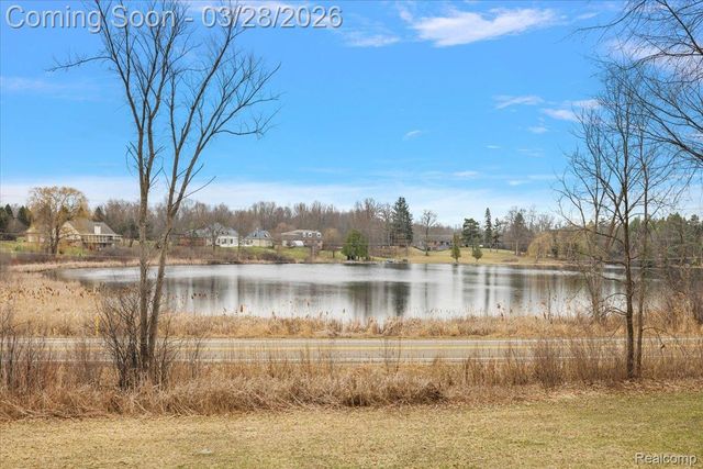 6210 Tripp Road, Groveland Township, MI 48442