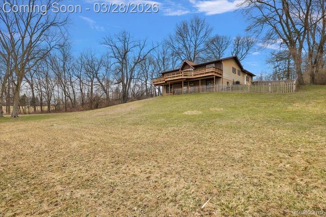 6210 Tripp Road, Groveland Township, MI 48442