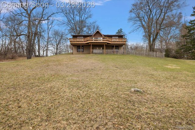 6210 Tripp Road, Groveland Township, MI 48442
