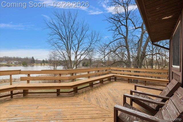 6210 Tripp Road, Groveland Township, MI 48442