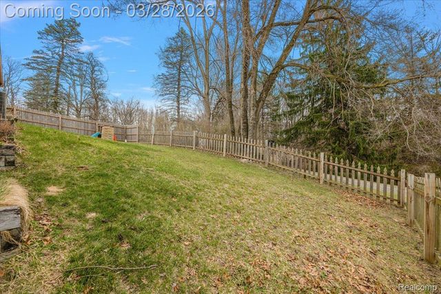 6210 Tripp Road, Groveland Township, MI 48442