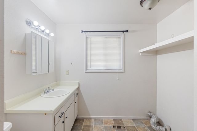 1110 SW Juniper Drive, Grants Pass, OR 97526