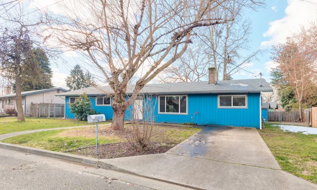 1110 SW Juniper Drive, Grants Pass, OR 97526