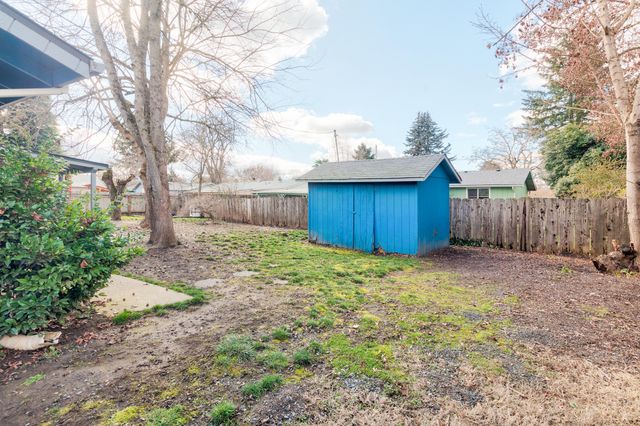1110 SW Juniper Drive, Grants Pass, OR 97526